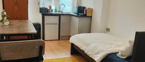1 bedroom, iron/ironing board, free WiFi, bed sheets