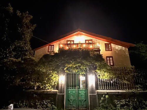 Basque farmhouse with garden and views, 20 min from Bilbao and 8 min from the train.