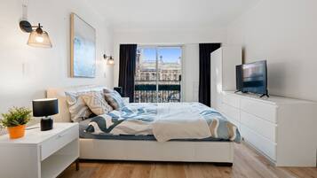 Iron/ironing board, WiFi, bed sheets