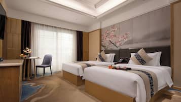 Blackout curtains, soundproofing, free WiFi