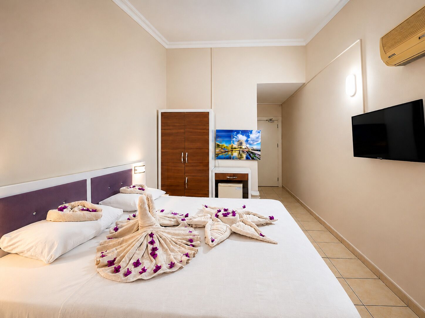 Classic Twin Room, Balcony, Beach View | Hypo-allergenic bedding, minibar, desk, laptop workspace