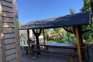 Outdoor dining - Holiday home in Crottendorf with barbecue (Crottendorf)