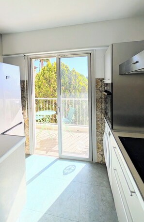 Interior - 3 rooms with parking 700 meters from the sea (Cagnes-sur-Mer)