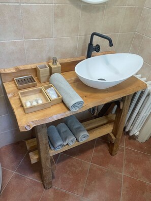 Bathroom - Vrbo Property (Toscana)