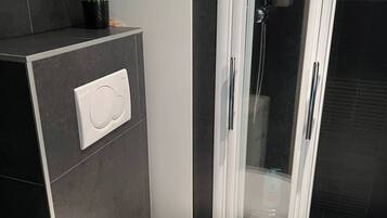 Apartment, 1 Bedroom, Patio | Bathroom