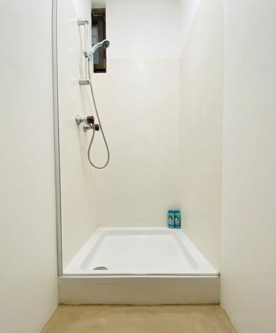 Basic-Apartment | Badezimmer | Dusche, kostenlose Toilettenartikel, Haartrockner, Handtücher