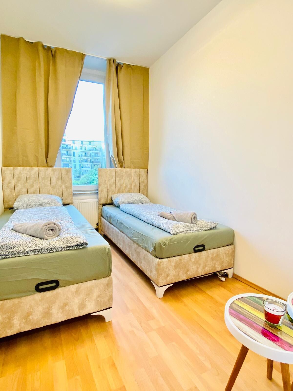 Basic Apartment | Iron/ironing board