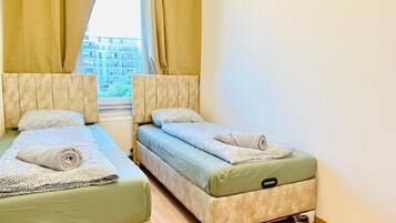 Basic Apartment | Iron/ironing board