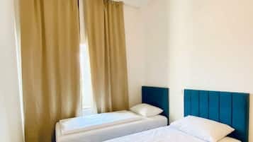 Basic Apartment | Iron/ironing board