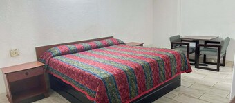 King Bed|Non-Smoking
