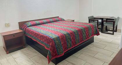 King Bed|Non-Smoking