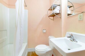 Bathroom - Myrtle Beach SC | full bed (Myrtle Beach SC)