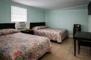 Room - 1 Queen Bed,2 Full Bed|Smk (Mobile AL)