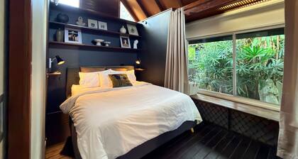 Timber & Tide | Beachside - Private - Unique - 8km to the city