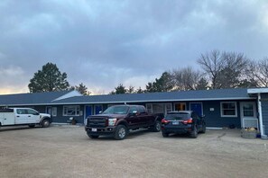 Property grounds - Large 2 Queen Beds|Non-Smoking (Miller SD)