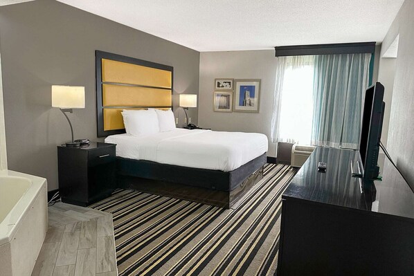 Room - Premium King bed Non-Smoking (Jackson)