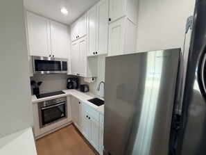 Private kitchen - Charming, newly built studio in tranquil Gilbert with refreshing AC (Gilbert)