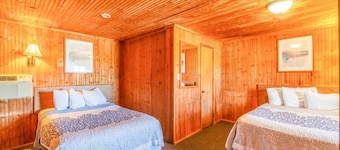 La Crosse KS | 2 Queen Bed
