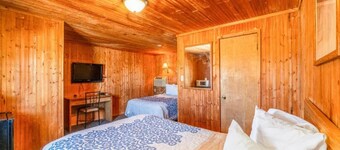 La Crosse, KS | 2 queen size-senger