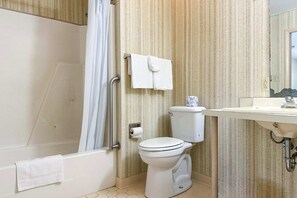 Bathroom - Louisville, GA|2 Queen Bed|Smoking (Louisville, GA)