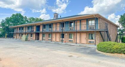 Louisville, GA|2 Queen Bed|Smoking