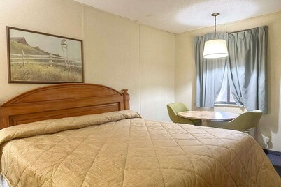 King Bed|Non-Smoking