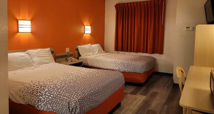 2 Full Beds Non-Smoking