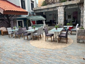 Outdoor dining - mai çeşme (Cesme)