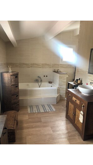 Bathroom - Fully equipped villa in a quiet location near the sea (Agde)