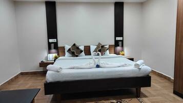 Premium Double Room, City View | Desk, free WiFi