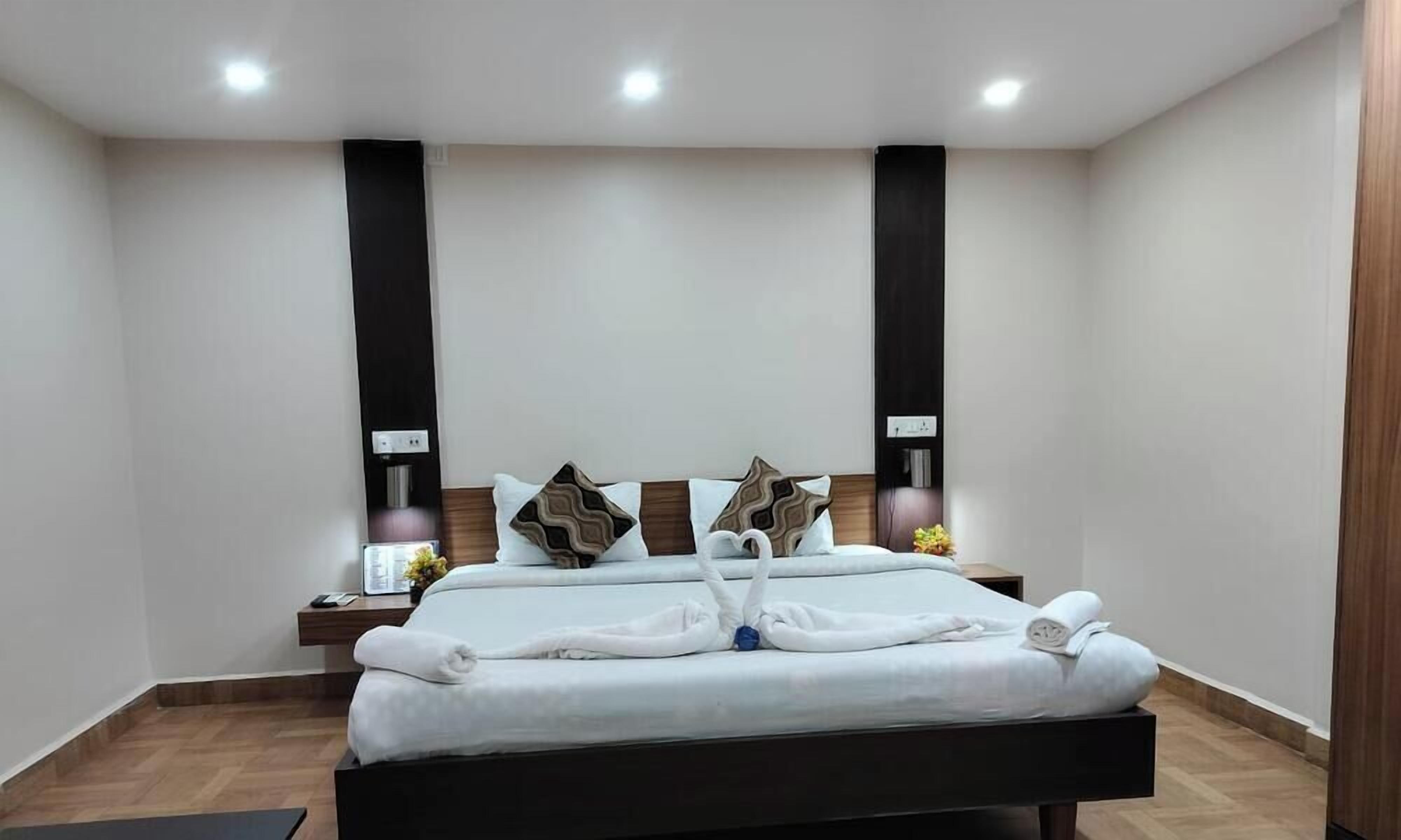 Habitación Premium doble, vistas a la ciudad | Escritorio y wifi gratis