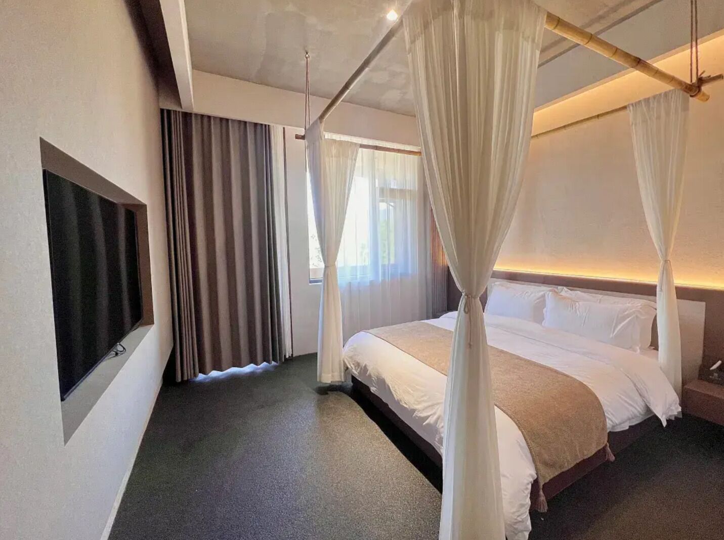 Superior-Doppelzimmer, 1 Queen-Bett, Nichtraucher, Hügelblick | Verdunkelungsvorhänge, schallisolierte Zimmer, kostenloses WLAN