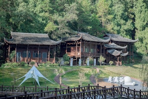 Casino - Zhangjiajie Qianmu Resort, Airport &amp; Scenic Pick-up, Mountain Pool &amp; Near Zhangjiajie Grand Canyon (Zhangjiajie)