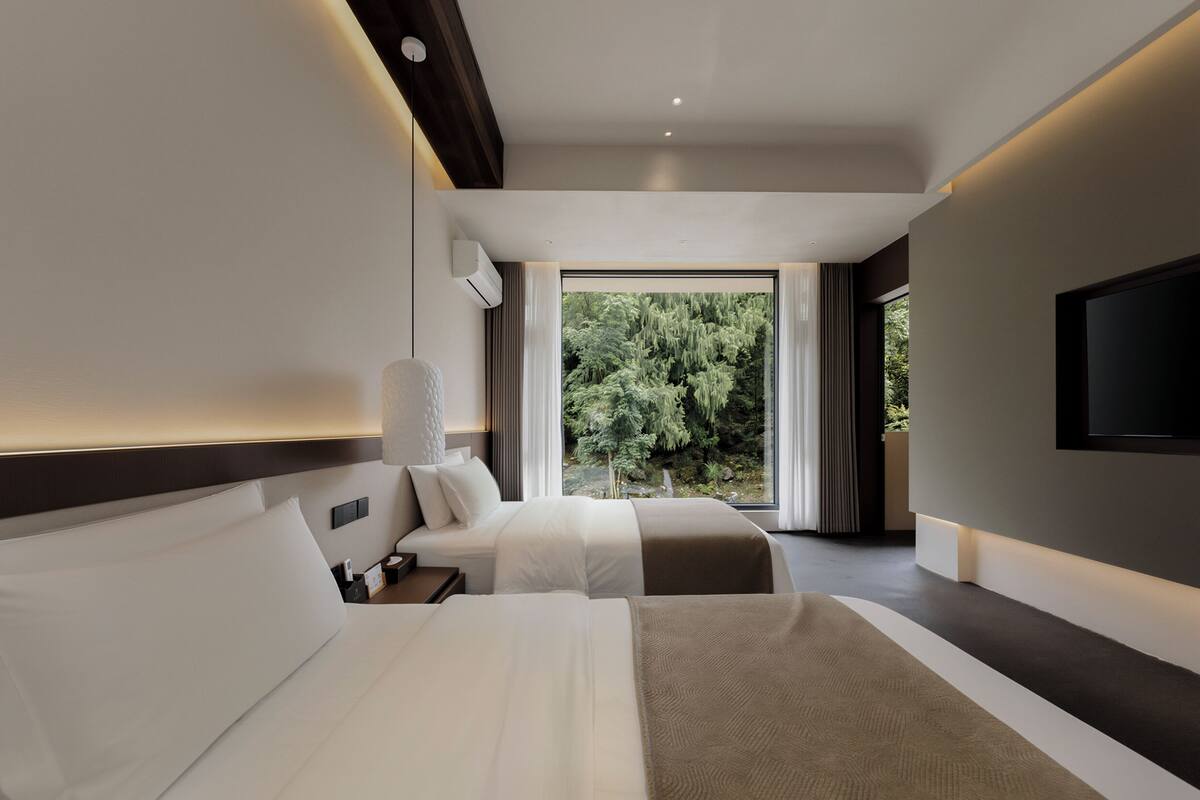 Superior-Zweibettzimmer, Nichtraucher, Hügelblick | Daunenbettdecken, Verdunkelungsvorhänge, schallisolierte Zimmer