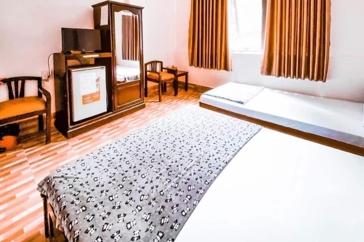 Deluxe Double or Twin Room, City View | Desk, blackout drapes, soundproofing, free WiFi