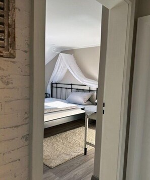 2 bedrooms, travel cot, free WiFi, bed sheets - Holiday apartment with 2 bedrooms (Pfronten)