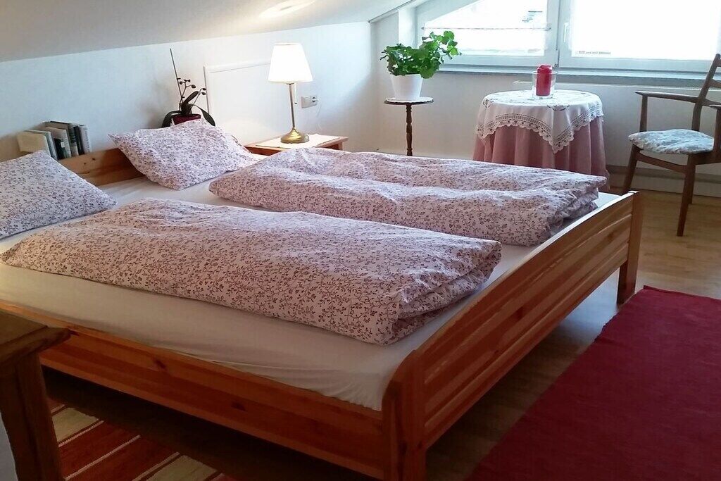 2 Schlafzimmer, Schreibtisch, Bügeleisen/Bügelbrett, kostenloses WLAN