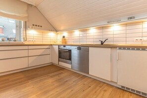 Private kitchen - Holiday apartment with 3 bedrooms (Timmendorfer Strand)