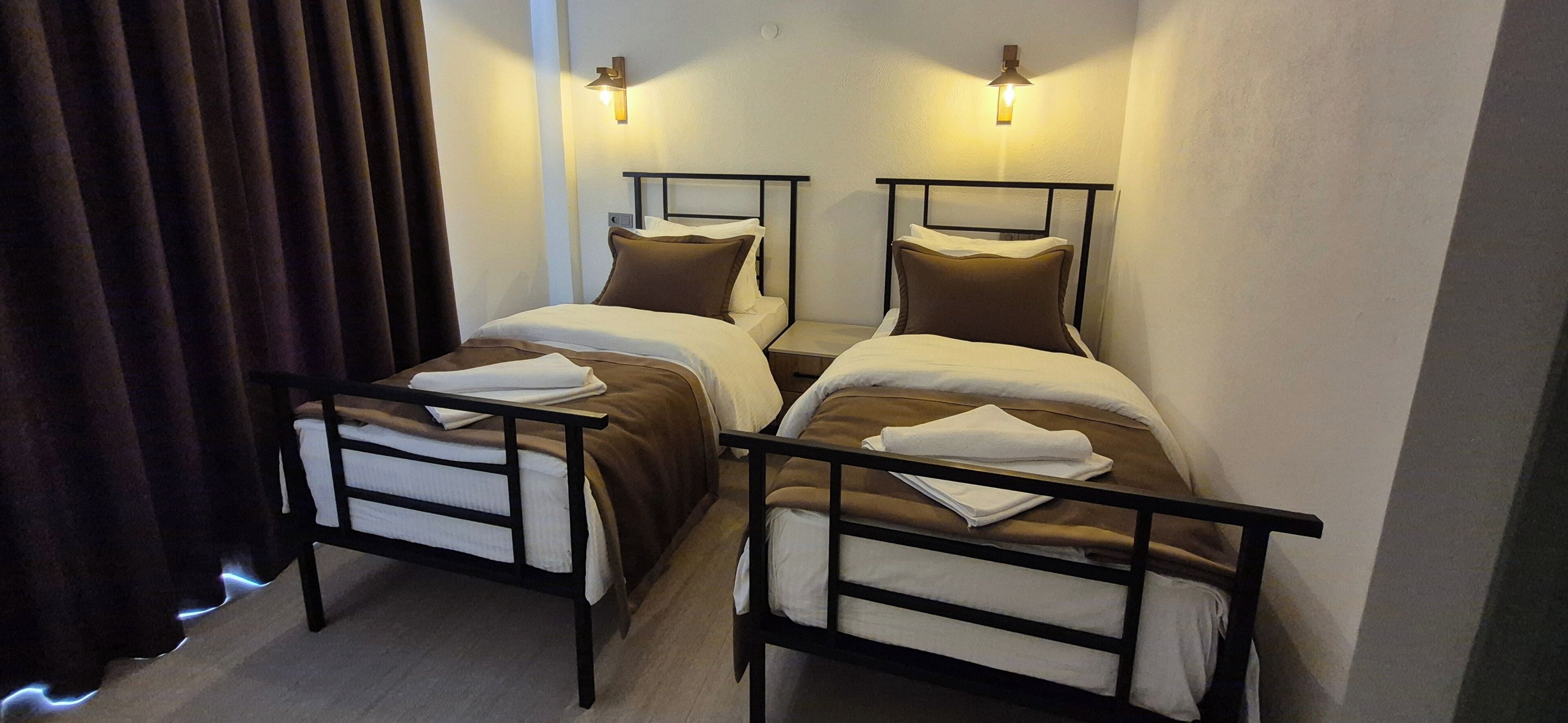 Standard Twin Room, Mountain View | Free WiFi