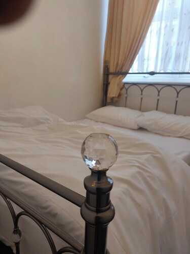 Apartment Sleeps 3 With Wifi