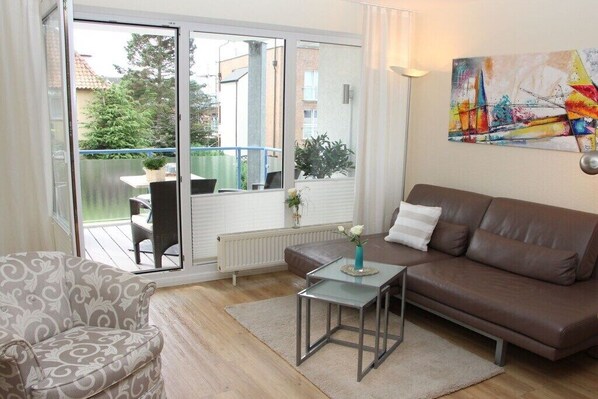 Living area - Holiday apartment with 1 bedroom (Scharbeutz)