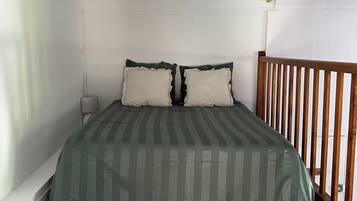 WiFi, bed sheets