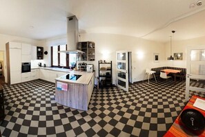 Private kitchen - Holiday apartment in Pirna with swimming pool (Pirna)