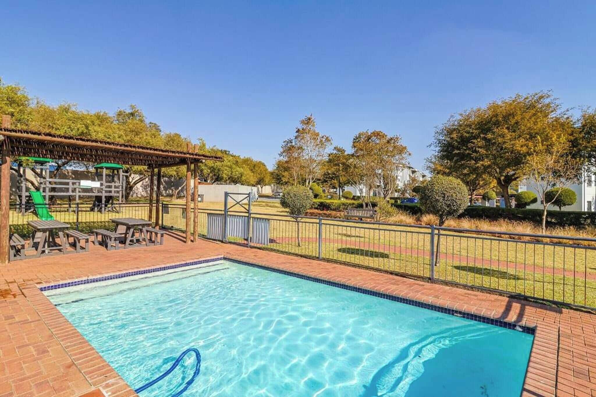Apartamento, 2 quartos, varanda | Piscina | Piscina externa