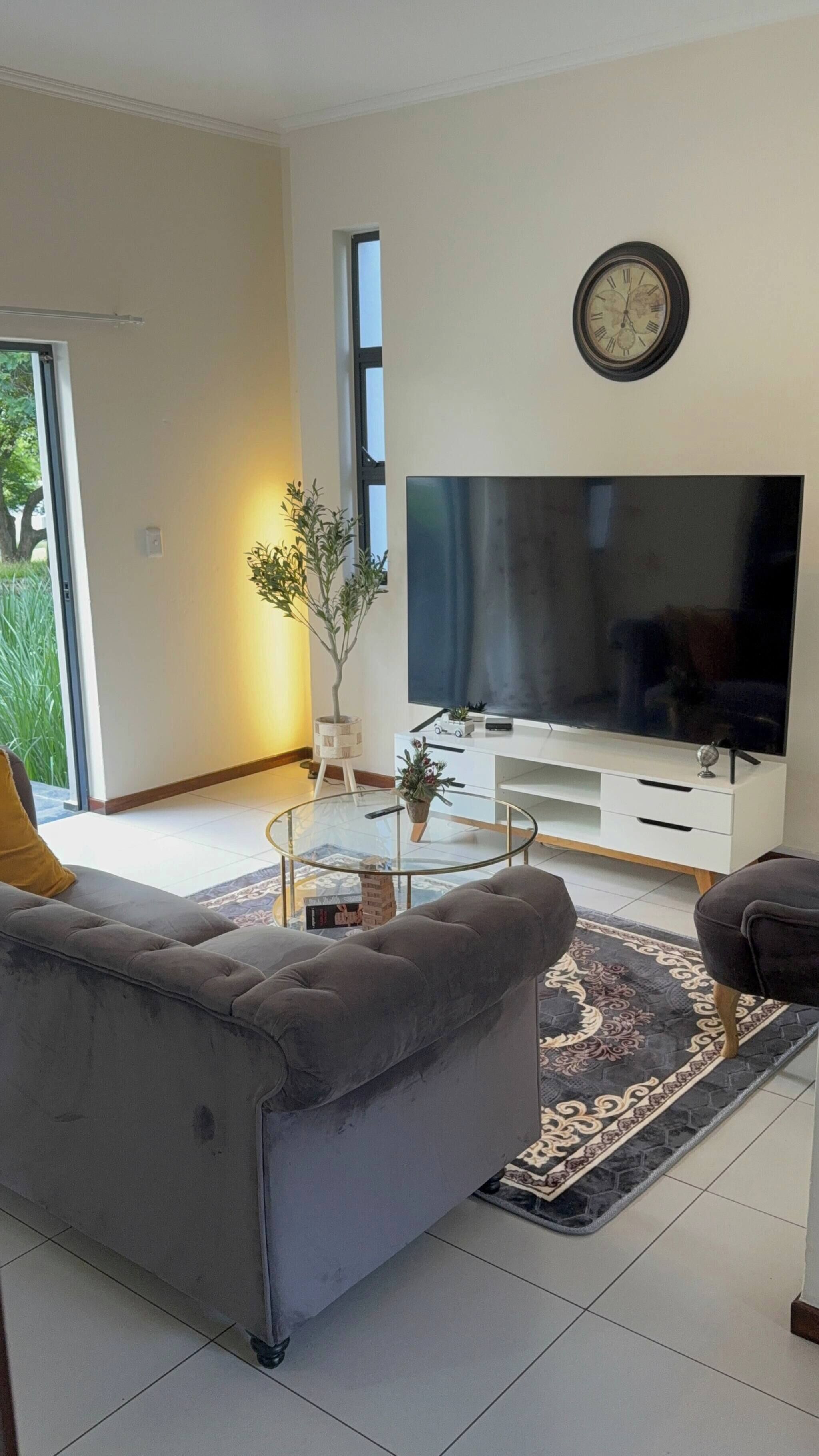 Apartamento, 2 quartos, varanda | Sala de estar