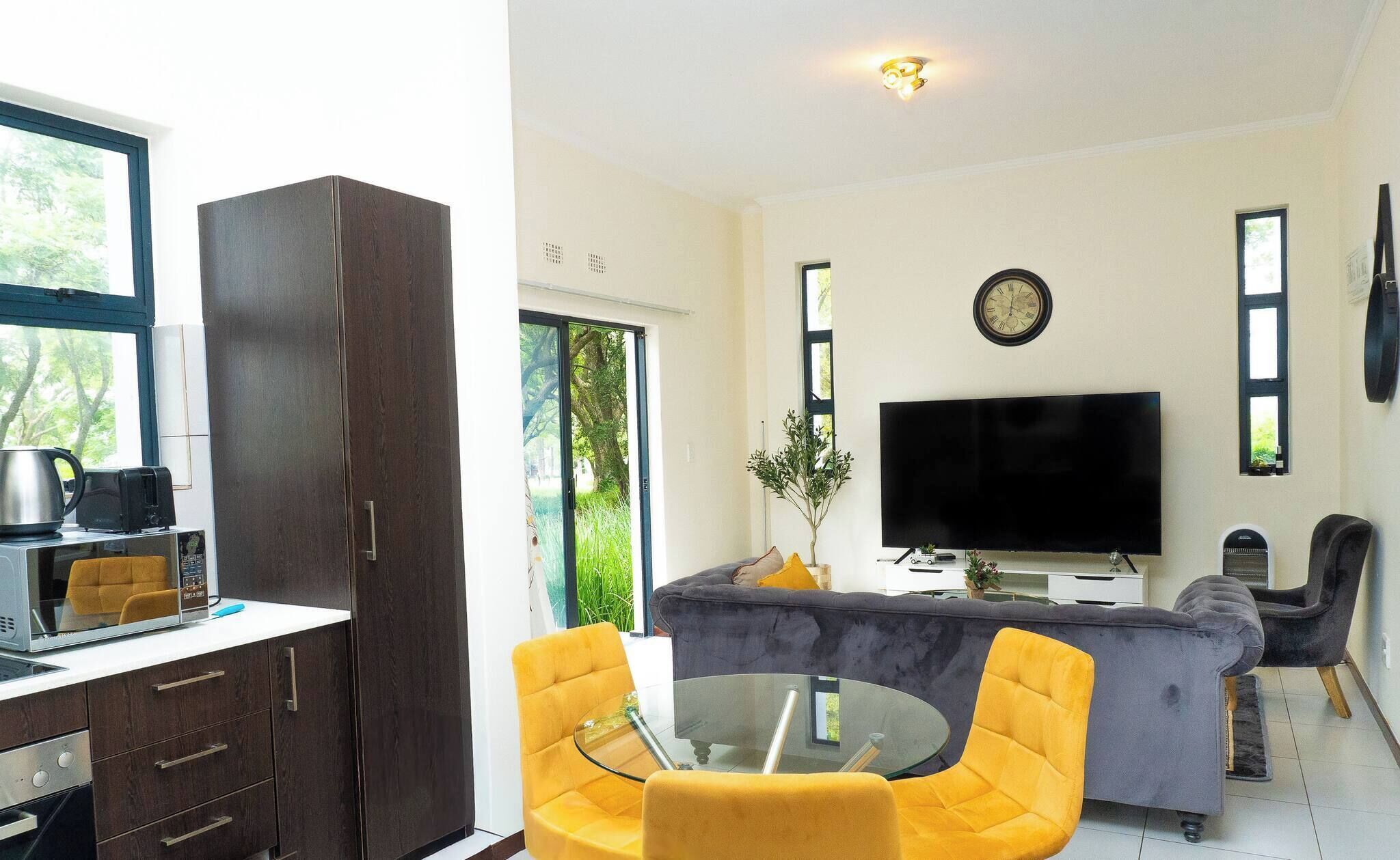 Apartamento, 2 quartos, varanda | Sala de estar