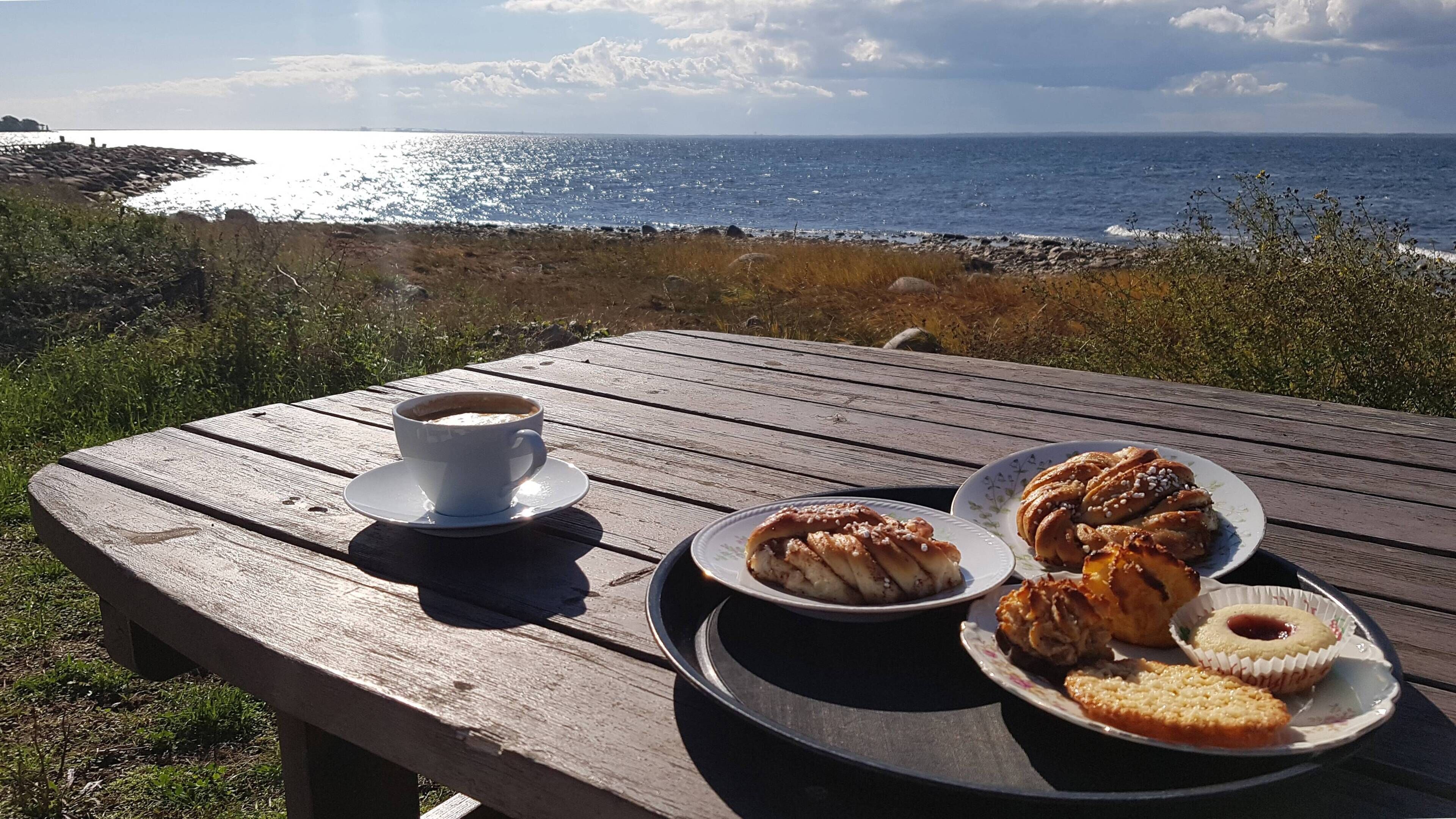 Frühstück in Kalmar am Meer
