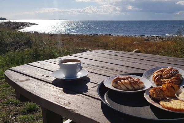 Frühstück in Kalmar am Meer