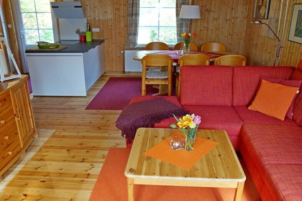 Smart TV, DVD player, books, stereo