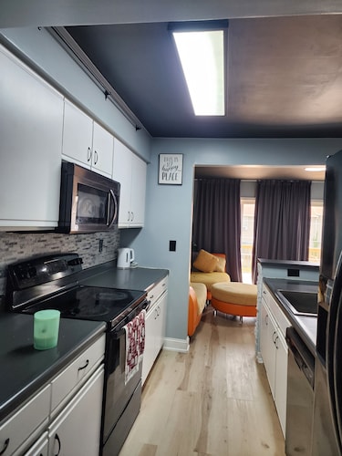 Stylish Baltimore Stay, Cozy & Convenient